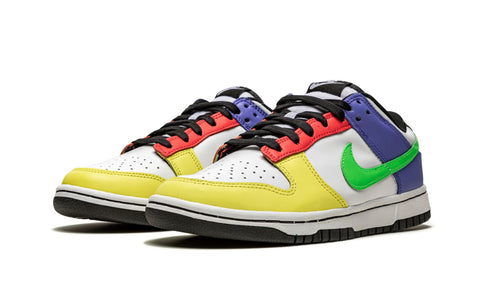 Nike Dunk Low Green Strike (W)